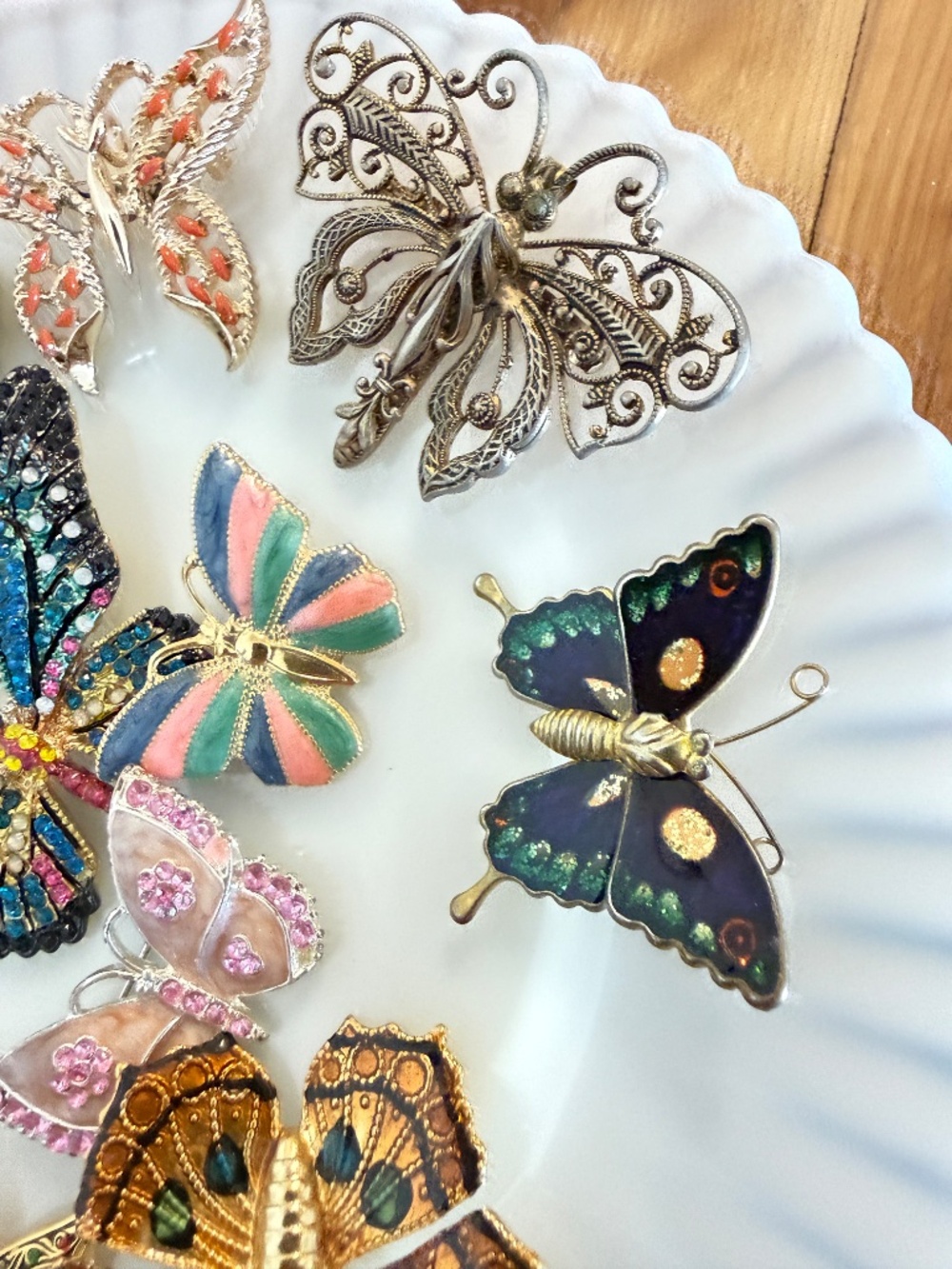 Butterfly Brooch Tray For Live Show on 9/3 - Picture 9 of 12